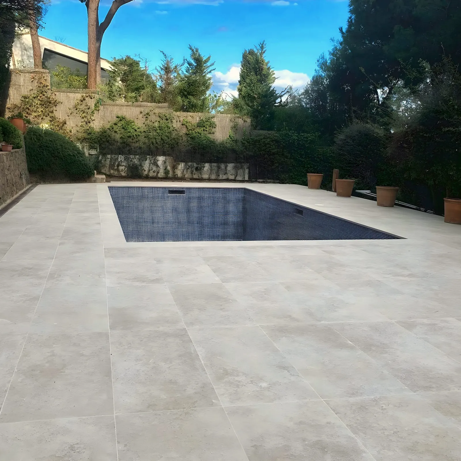 Terraza y piscina en Aiguablava, Begur · Morales Obres i Serveis